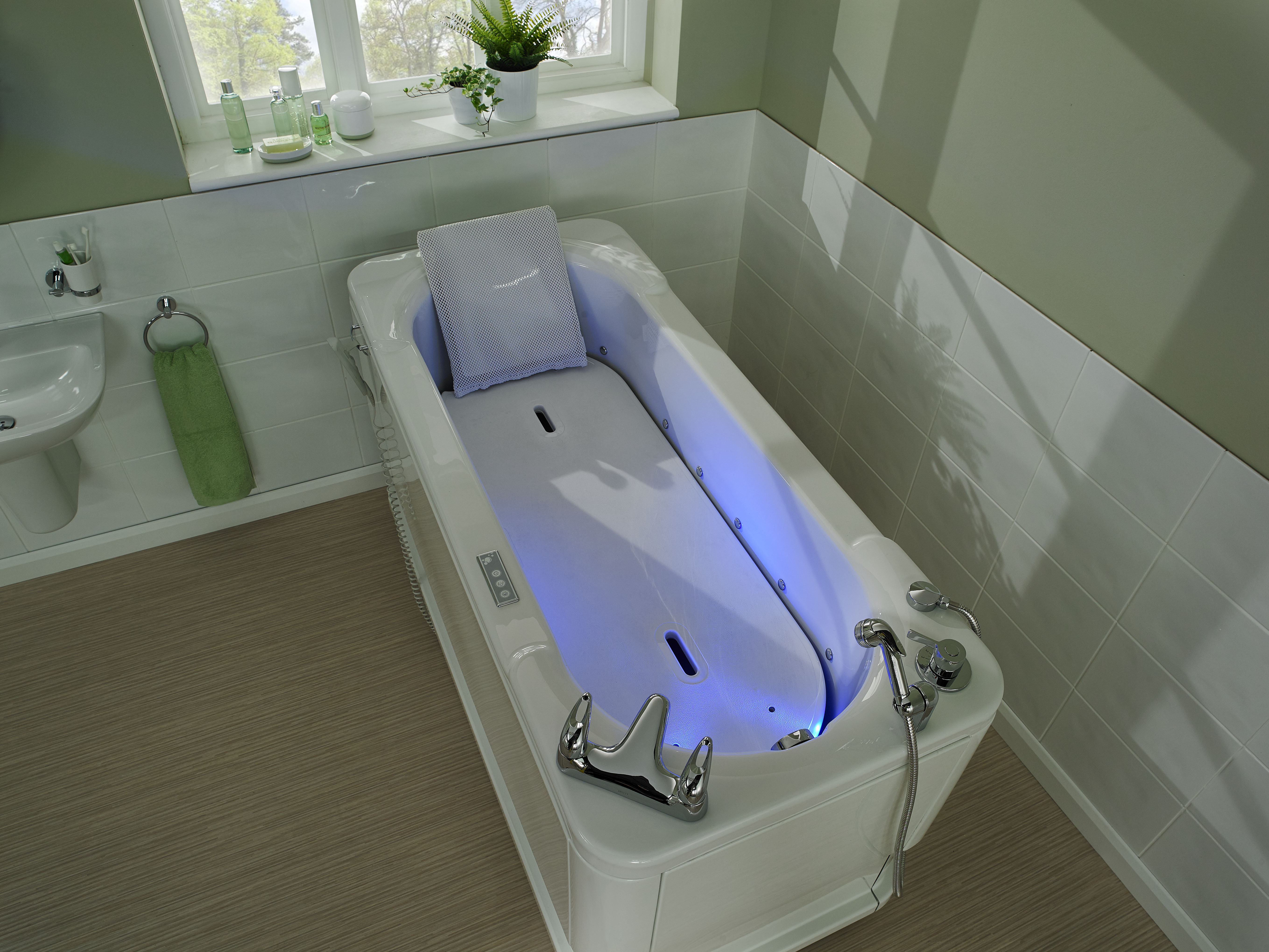 Gemini 1700 height adjustable bath with blue LED lights