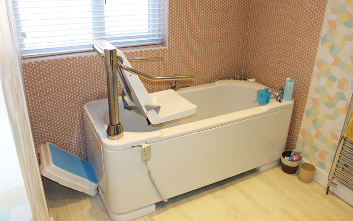 scorpio powered bath - seat over bath